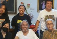 Bob Tutupoli bersama keluarga diakhir hidupnya. (ist)