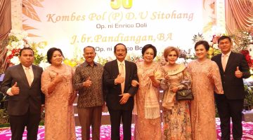 Maruli Siahaan Hadiri Perayaan 50 Tahun Pernikahan Kombes Pol (P) D.U. Sitohang dan Ibu J. Br. Pandiangan