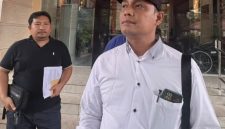 Thomas Tarigan kuasa hukum pelapor Suhandri Umar Tarigan memberikan keterangan di Poldasu, Selasa (8/9).(ist)