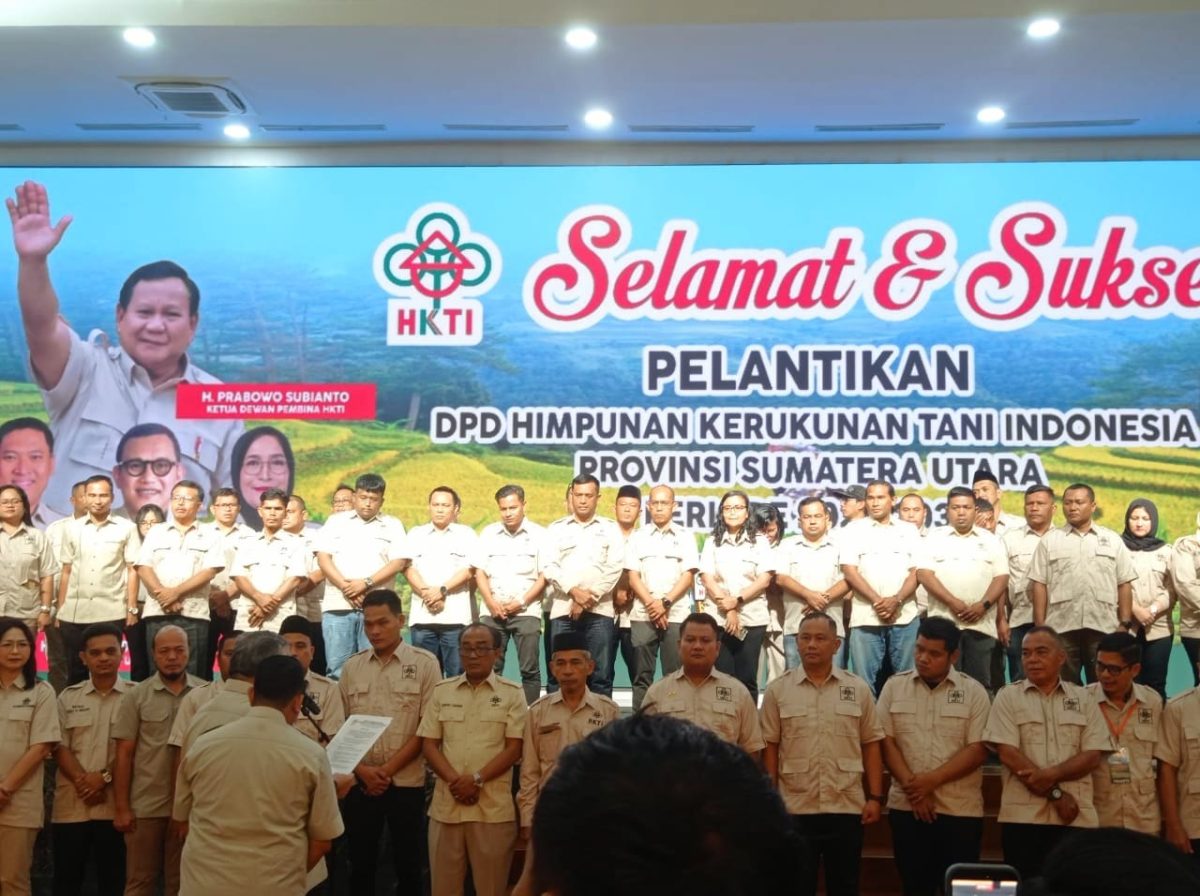 Wakil Gubernur Sumut, Surya diabadikan bersama pengurus HKTI usai pelantikan DPD HKTI Provinsi Sumut serta DPC HKTI Se-Sumut, di Aula Raja Inal Siregar, lantai 2 Kantor Gubernur Sumut, Rabu (9/9/2026). (ist)