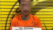 Tersangka saat diamankan di Polsek Bilah Hilir.(ist)