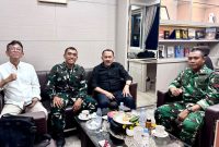 Danyonif TP 951/Pandeka Marapi Letkol Inf. Jimson Andre Siahaan,S.S.T.Han.,S.I.P.,M.M kunjungan silaturahmi kepada Ayahhandanya, Dr Maruli Siahaan di Gedung DPR RI, Rabu (30/9).(ist)