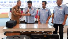 Kepala Dinas Kepemudaan dan Keolahragaan Provinsi Sumatera Utara Muhammad Mahfullah Pratama Daulay dan Ketua Komite Olahraga Nasional Indonesia (KONI) Sumut Hatunggal Siregar terkait persiapan pelaksanaan Porpropsu, Senin (26/10).(ist)