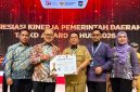 Wali Kota Pematangsiantar, Wesly Silalahi bersama pejabat Pemkot Pematangsiantar usai menerima penghargaan Kota Pematangsiantar sebagai Nominasi Tim Percepatan Akses Keuangan Daerah (TPAKD) Award Tahun 2026. (ant)