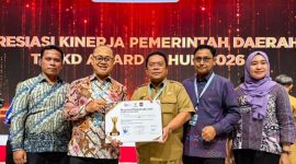 Wali Kota Pematangsiantar, Wesly Silalahi bersama pejabat Pemkot Pematangsiantar usai menerima penghargaan Kota Pematangsiantar sebagai Nominasi Tim Percepatan Akses Keuangan Daerah (TPAKD) Award Tahun 2026. (ant)