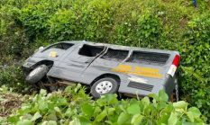 Mobil Tahanan Polres Labuhanbatu Tabrakan dengan Tronton