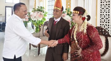 Bentuk Perhatian dan Jaga Silaturahmi, Maruli Siahaan Hadiri Pesta Pernikahan Konstituenya