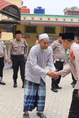 Jumat Keliling di Masjid Buyung Rahimah, Begini Pesan Kapolres Labuhan Batu
