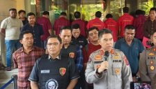 Kabid Humas Poldasu Kombes Ferry Walintukan saat memberikan keterangan kepada wartawan.(jos tambunan)