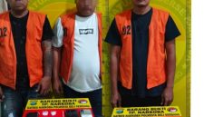 Ketiga tersangka yang diamankan Satres Narkoba Polresta Deli Serdang dari lokasi sarang narkoba.(ist)