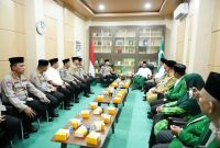Kapolda Sumut Irjen Pol Sonny Irawan bersilaturahmi dengan pengurus DPD Al Wasliyah Sumut yang diterima Ketuanya Deddi Iskandar Batubara, Senin (26/10).(ist)