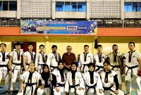 Bobby O Zulkarnain foto bersama dengan para atlet yang akan bertanding di Porprovsu XII 2026. (ist)